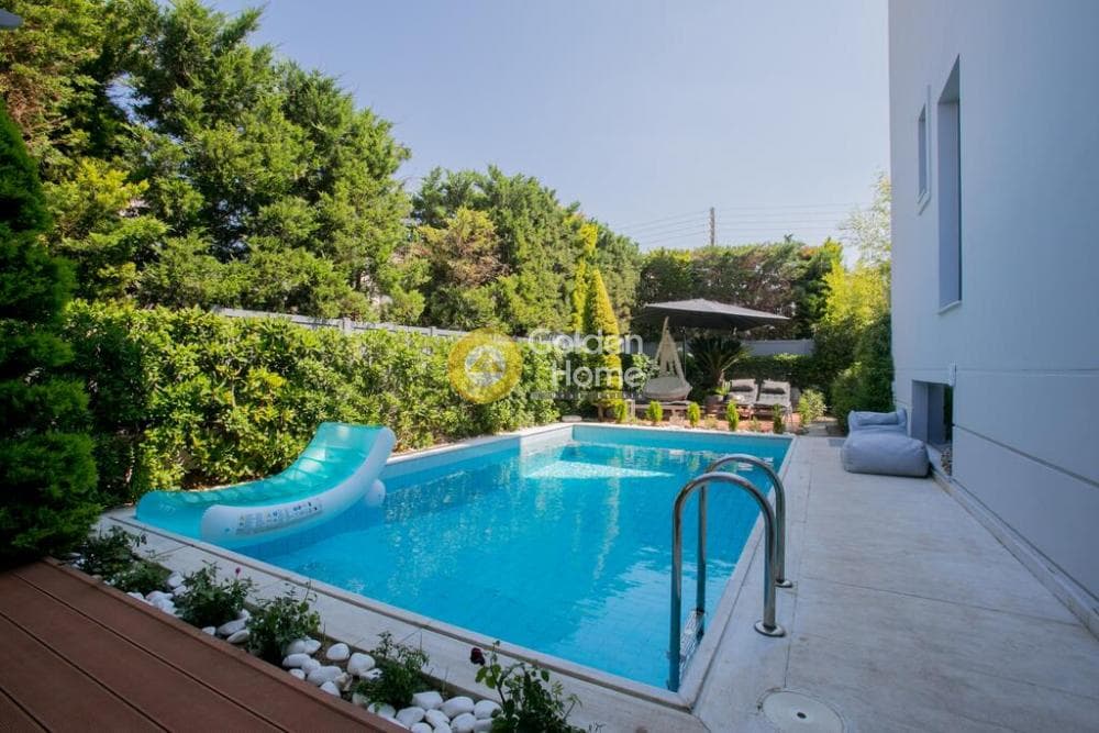 House in Golf, Glyfada — Photo 2 of 26