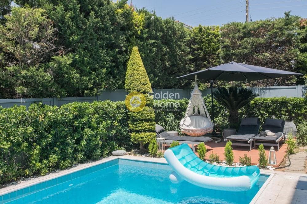 House in Golf, Glyfada — Photo 1 of 26