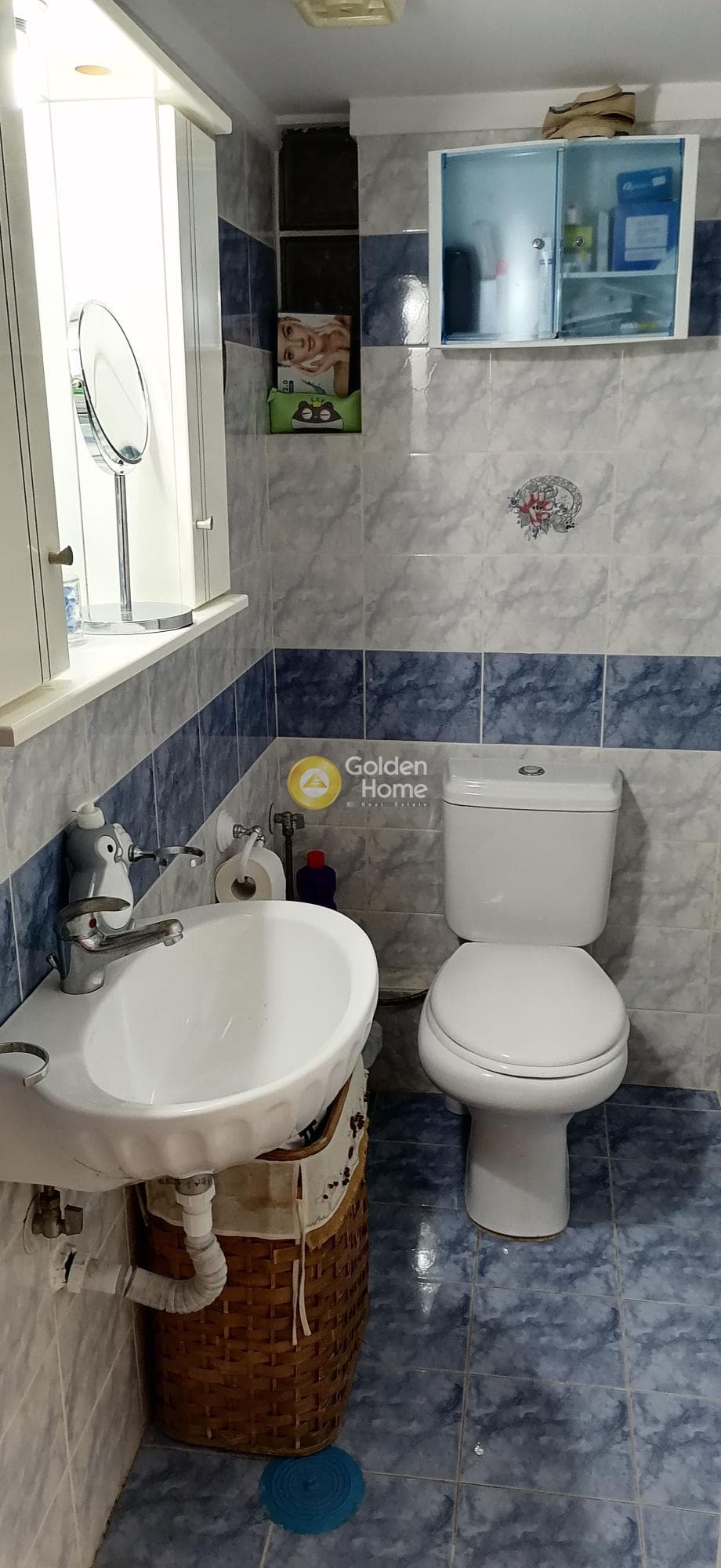 Apartment in Tzitzifies, Moschato — Photo 7 of 10
