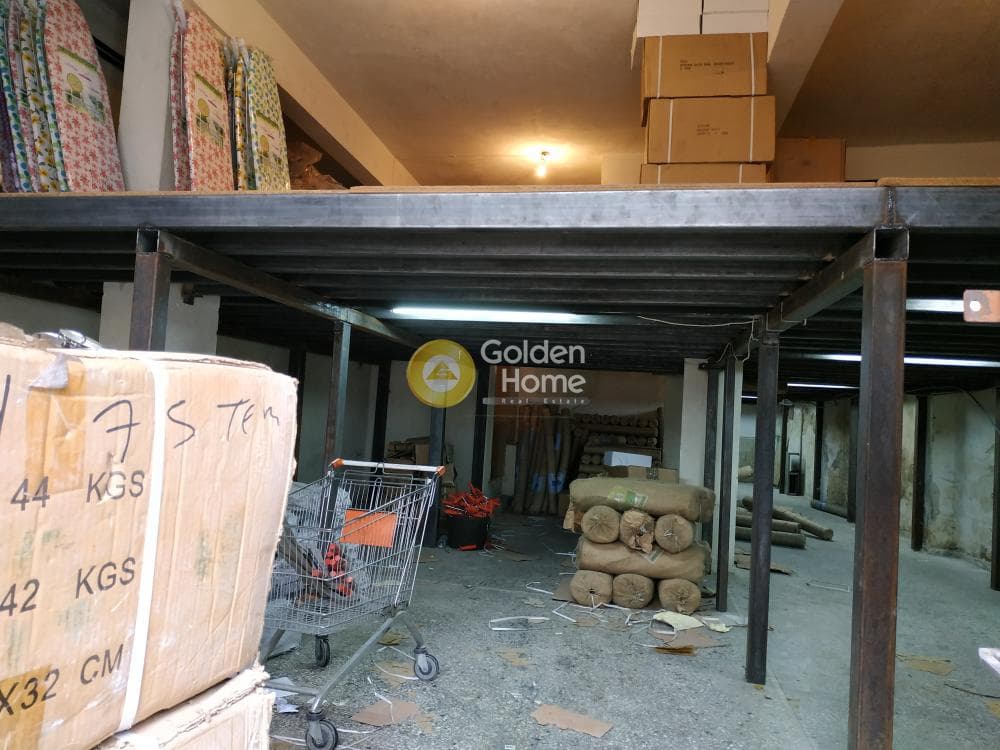 Retail Store in Train Park of Rentis, Piraeus — Photo 6 of 14