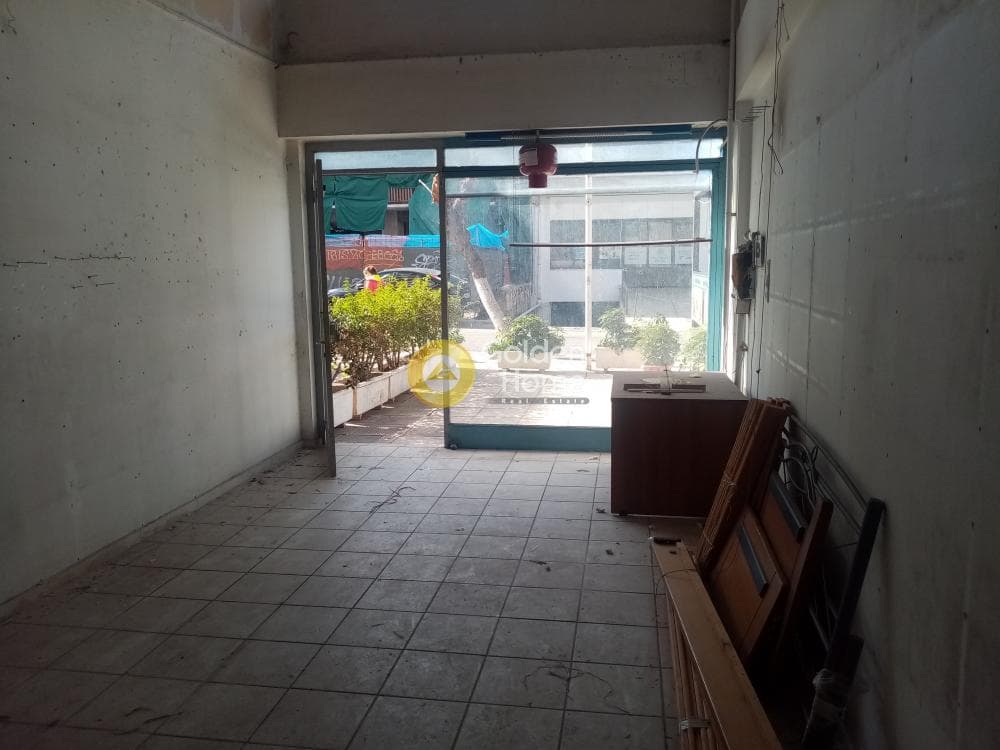 Retail Store in Osios Loukas, Patisia — Photo 11 of 11