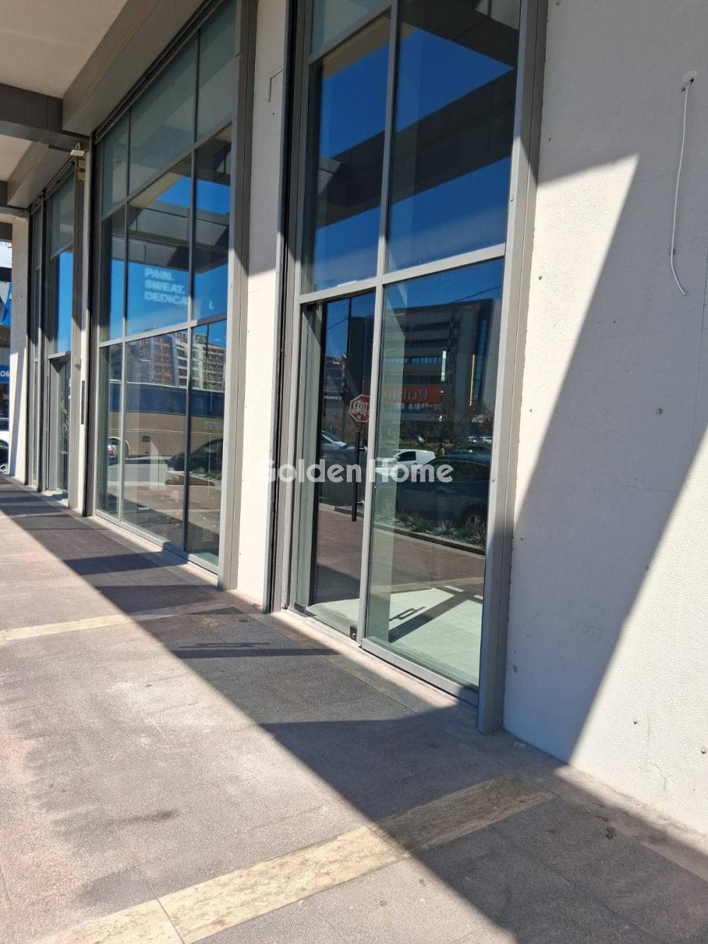 Retail Store in Zoodochou Pigis, Ampelokipoi — Photo 1 of 5