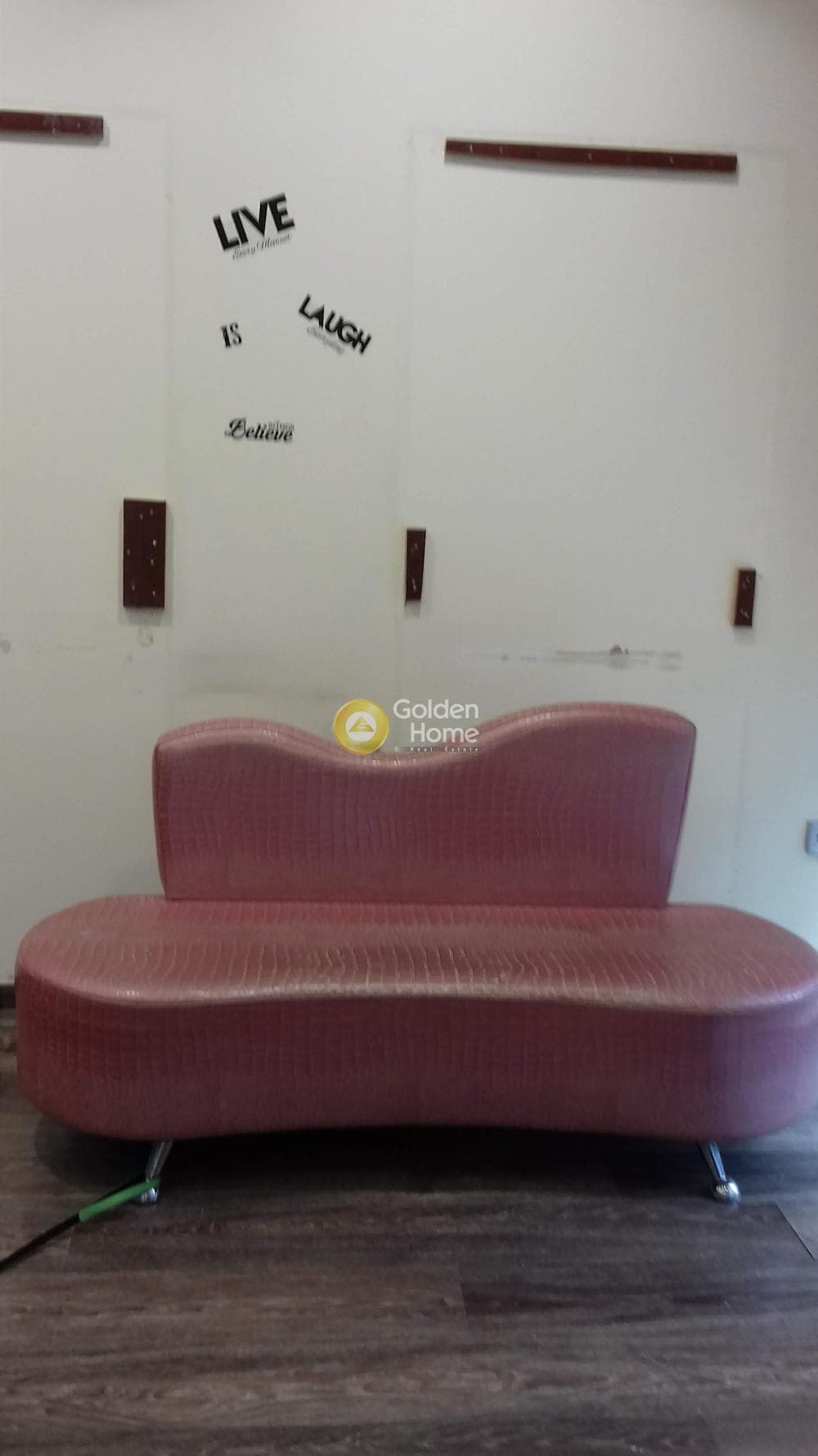 Retail Store in Center, Neos Kosmos — Photo 7 of 22