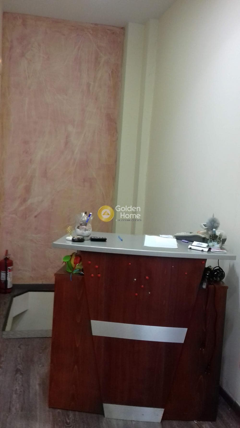 Retail Store in Center, Neos Kosmos — Photo 9 of 22