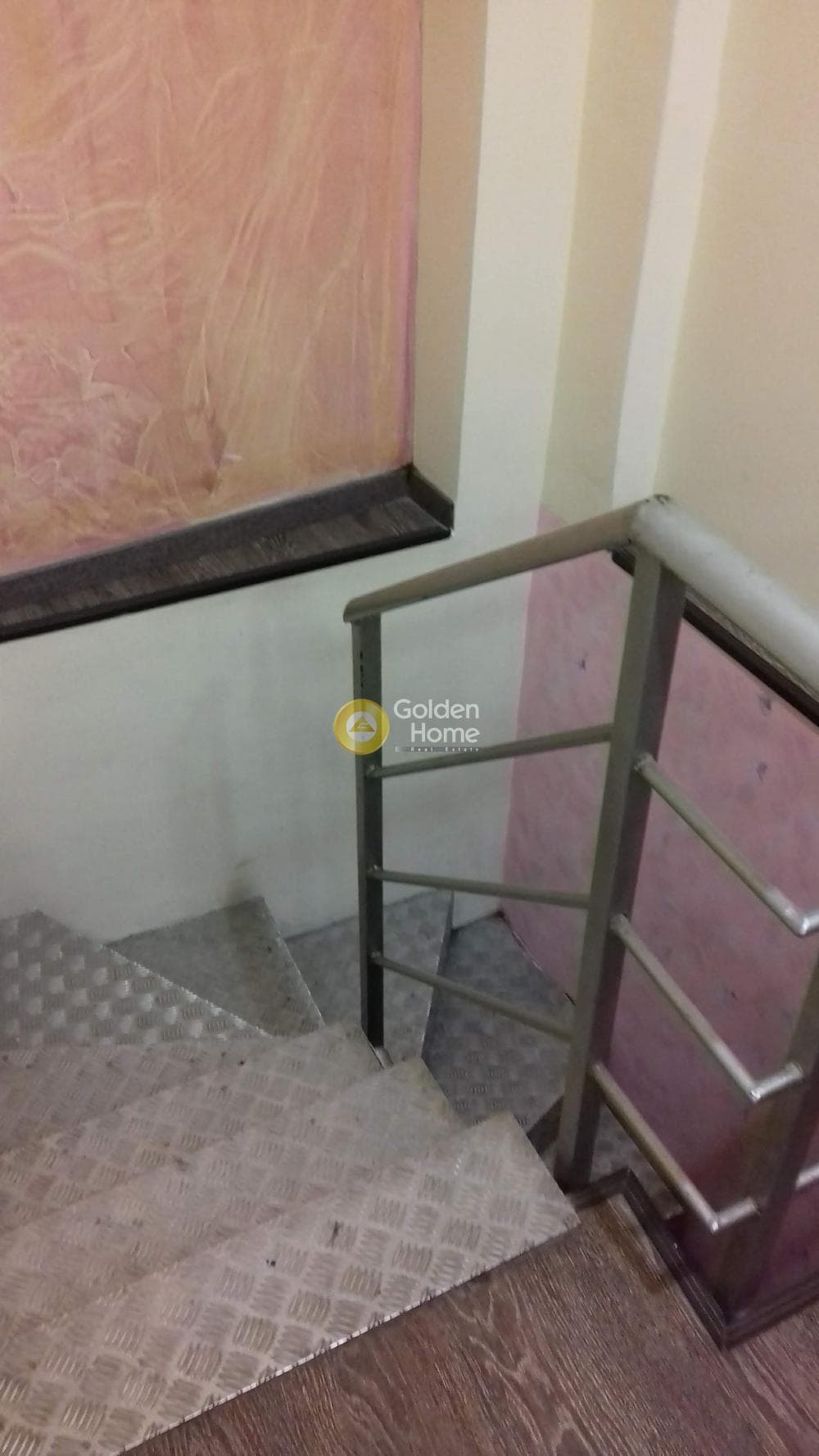 Retail Store in Center, Neos Kosmos — Photo 14 of 22