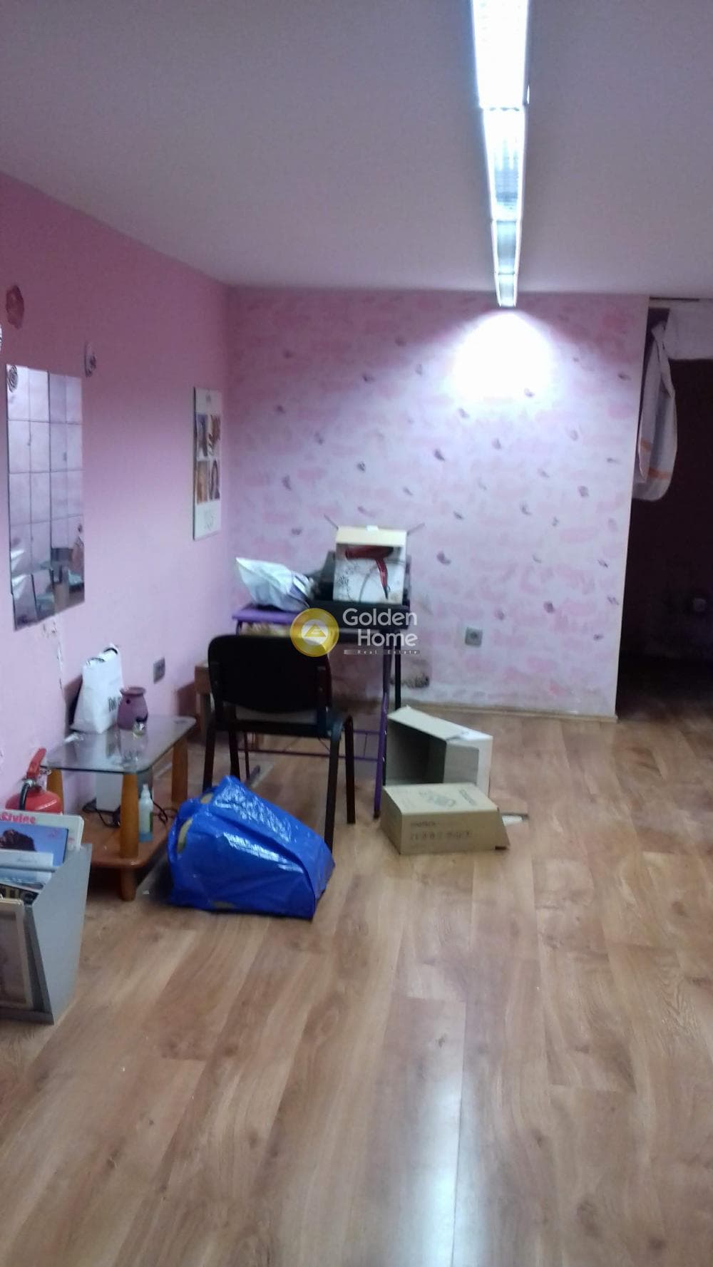 Retail Store in Center, Neos Kosmos — Photo 20 of 22