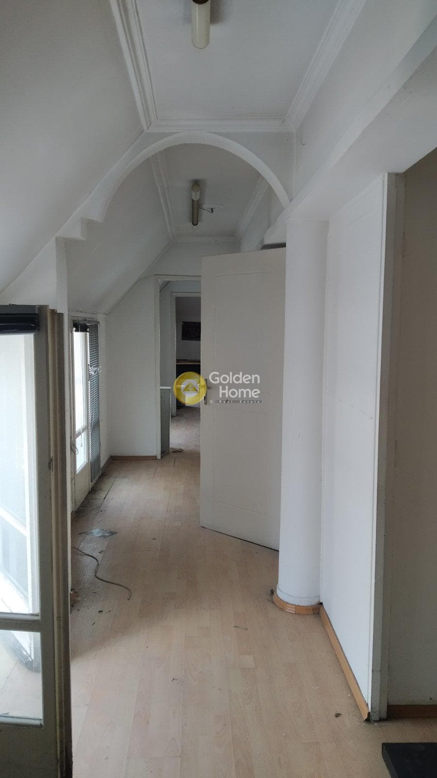 Apartment in Platia Kanigos, Exarchia - Neapoli — Photo 2 of 16