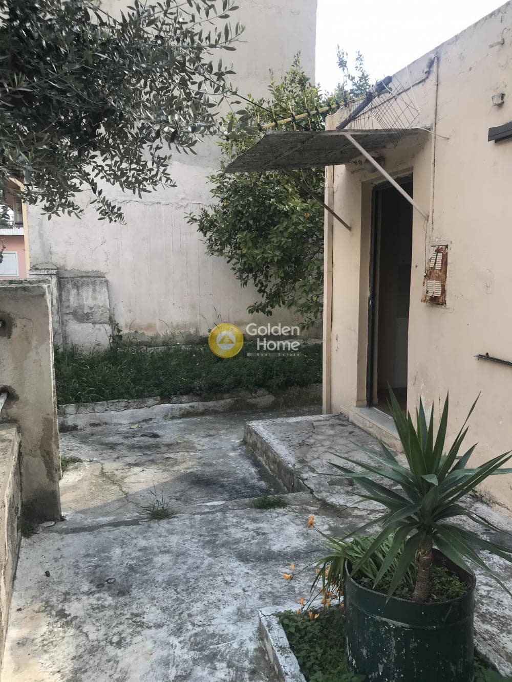 House in Palatiani, Ilion — Photo 1 of 14