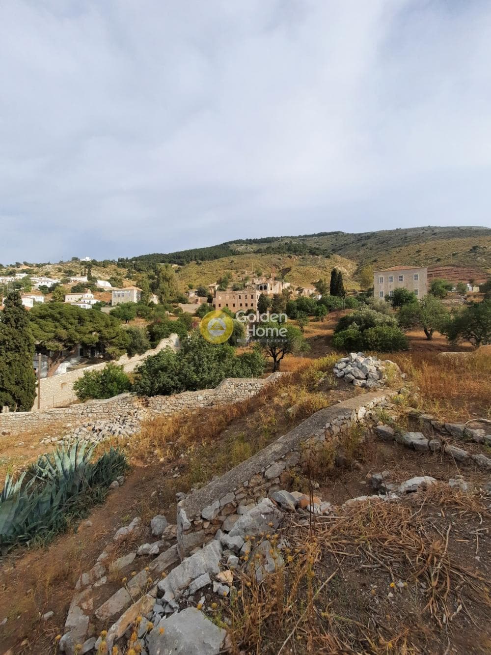 House in Vlichos, Hydra — Photo 1 of 43