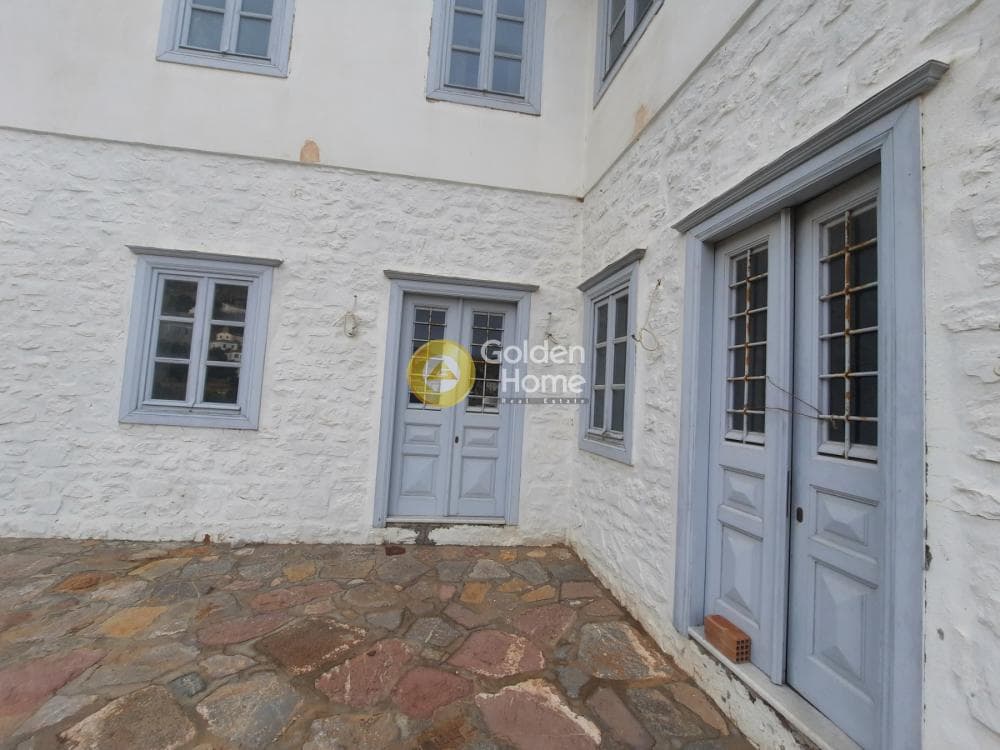 House in Vlichos, Hydra — Photo 9 of 43