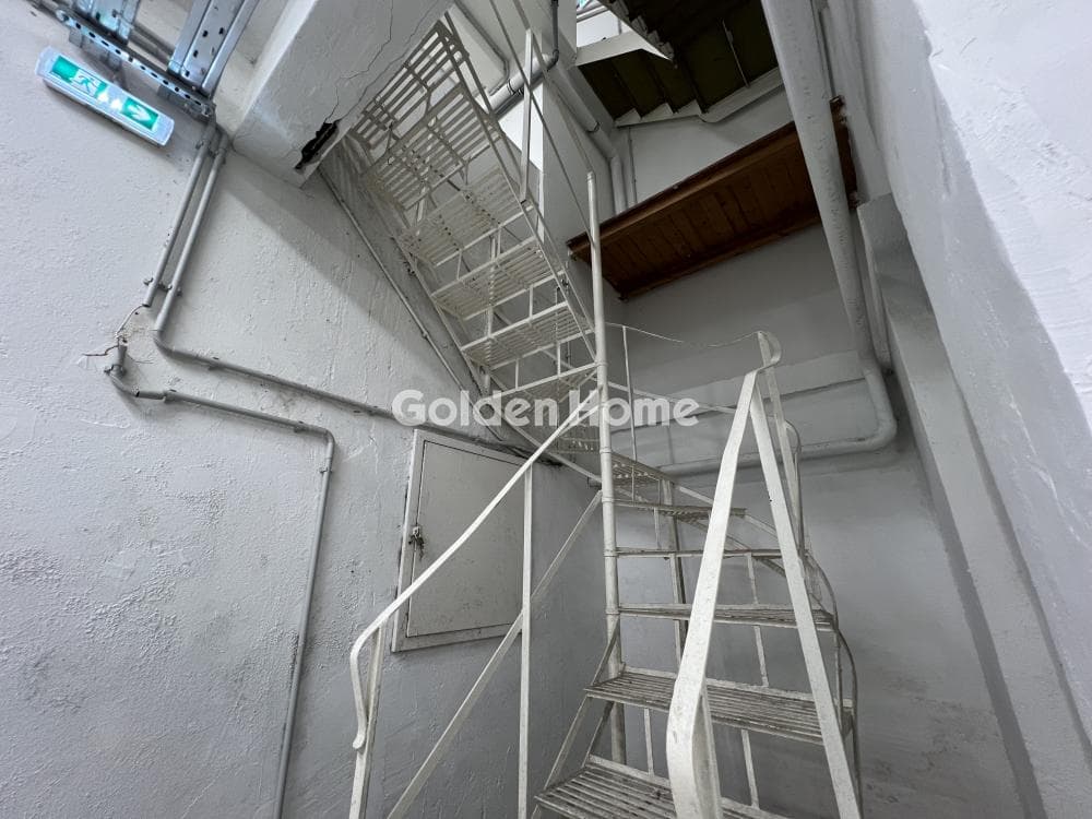 Retail Store in Terpsithea, Piraeus — Photo 7 of 11