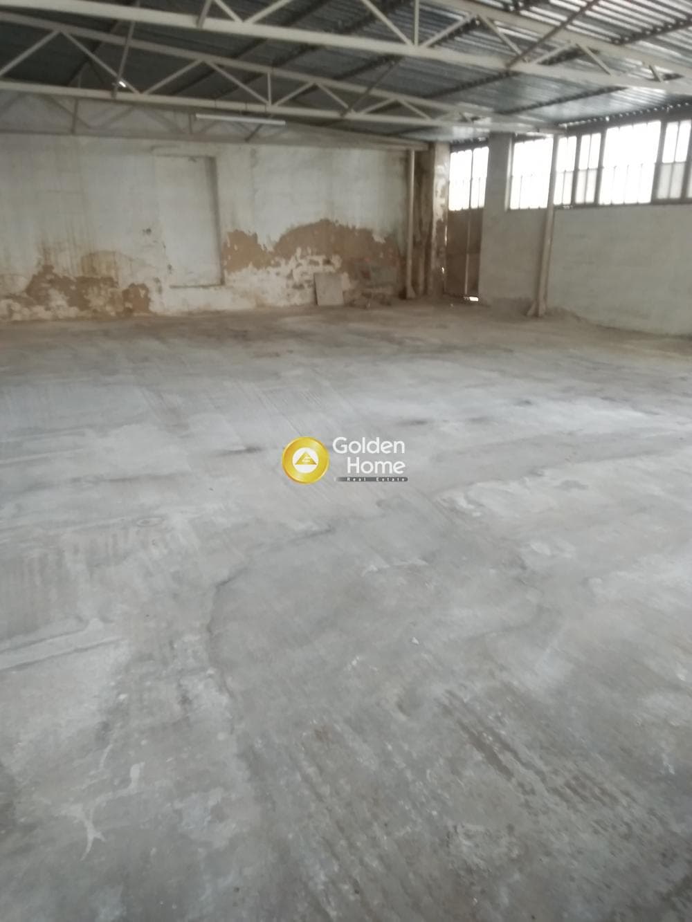 Warehouse in Agia Sofia, Piraeus — Photo 1 of 2