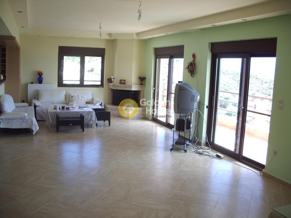 House in Center, Loutraki-Perachora — Photo 4 of 21