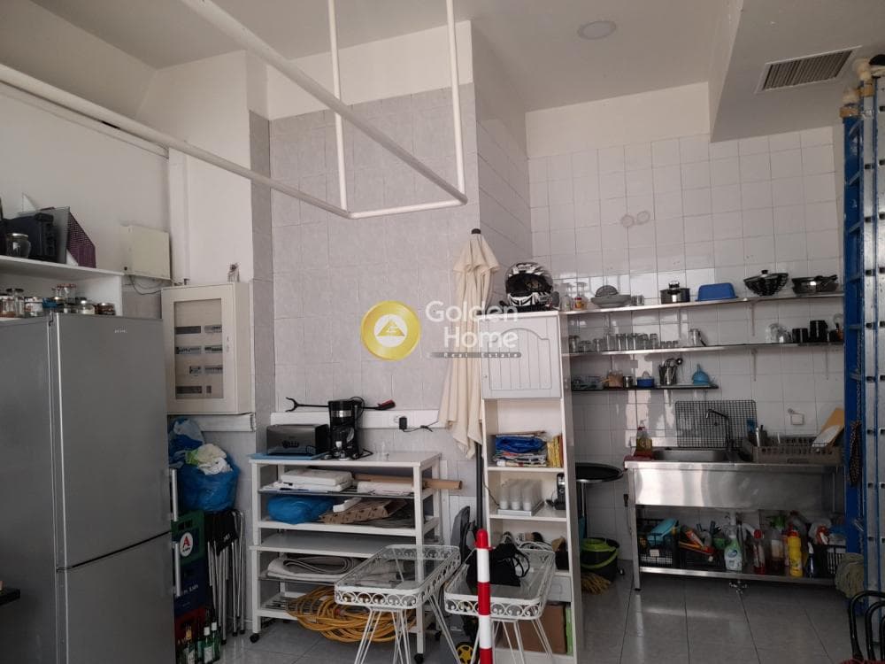 Retail Store in Alsos, Nea Smyrni — Photo 1 of 2