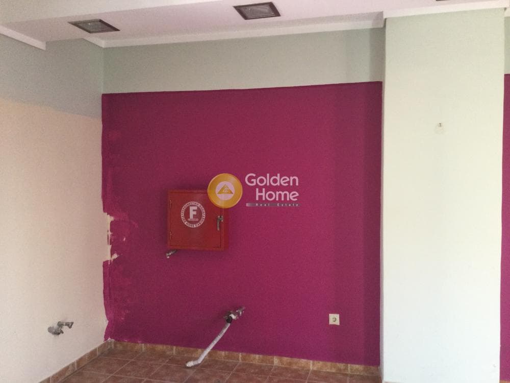 Retail Store in Kardia, Mikra — Photo 10 of 13