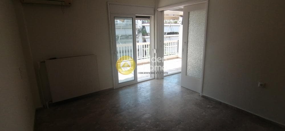 Apartment in Neo Faliro, Piraeus — Photo 3 of 12