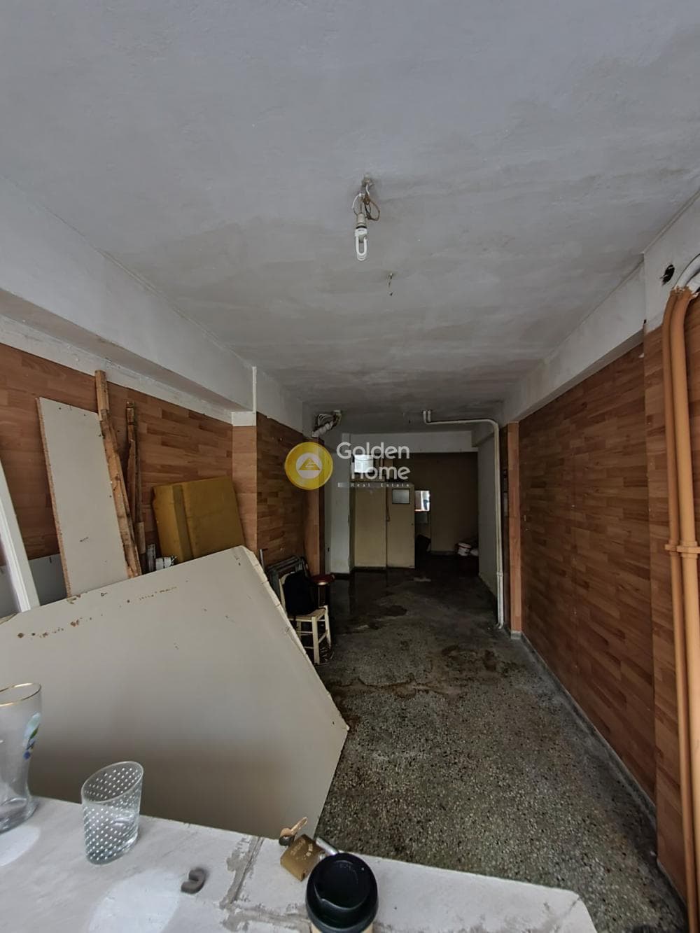 Retail Store in Evaggelistria, Piraeus — Photo 1 of 2