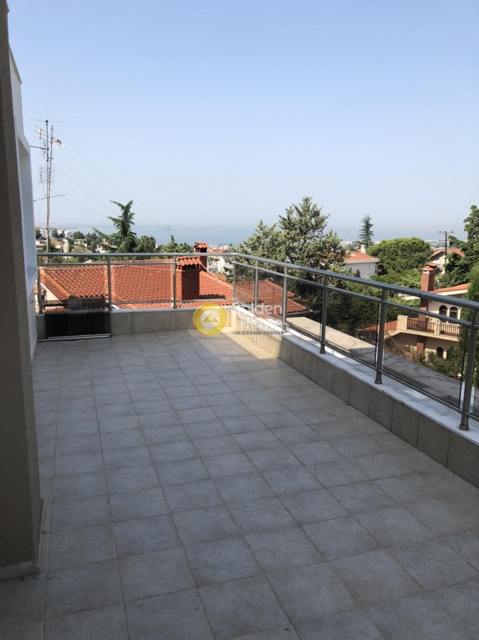 House in Center, Panorama — Photo 3 of 25