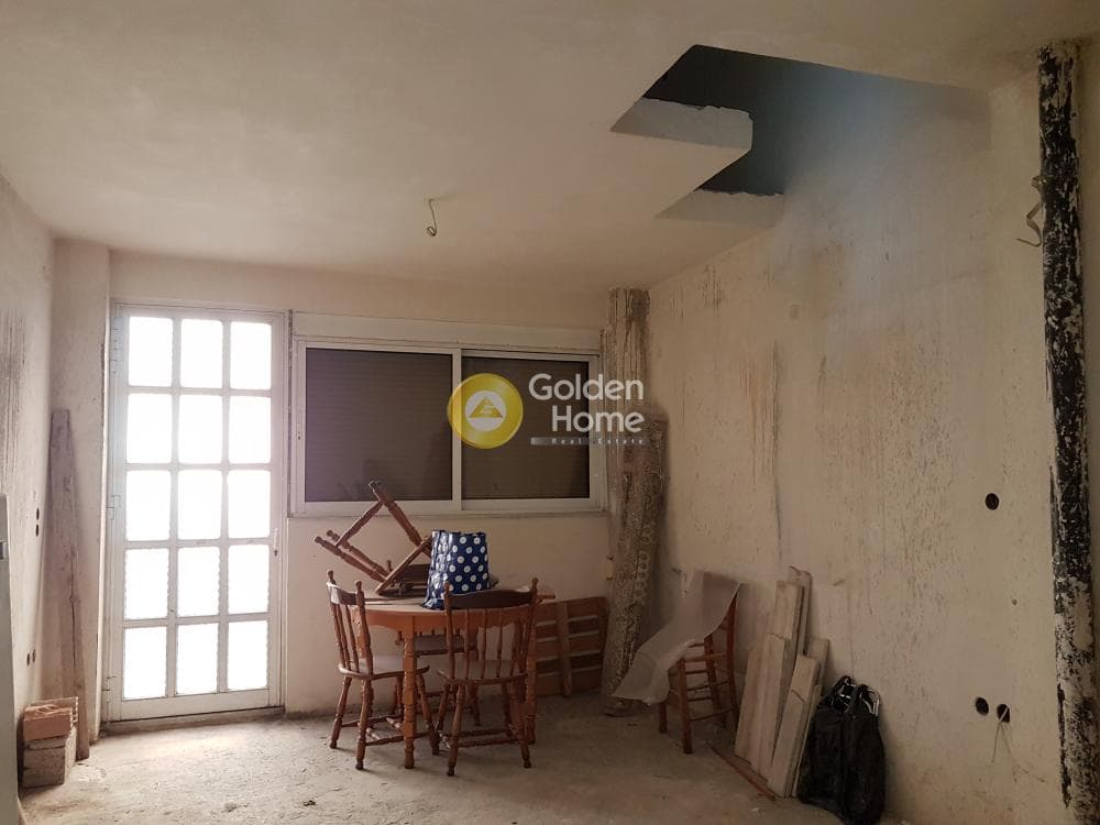 House in Aspra Chomata, Nikaia — Photo 1 of 11