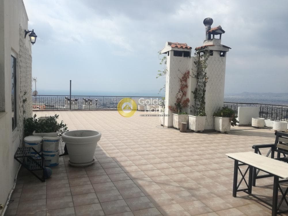 Apartment in Kareas, Vironas — Photo 4 of 32
