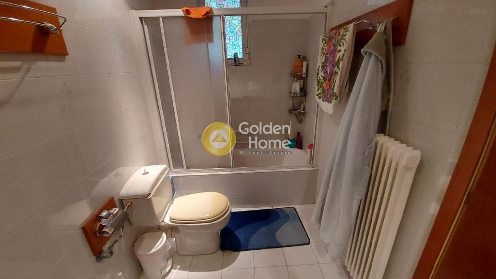 Apartment in Kareas, Vironas — Photo 16 of 32