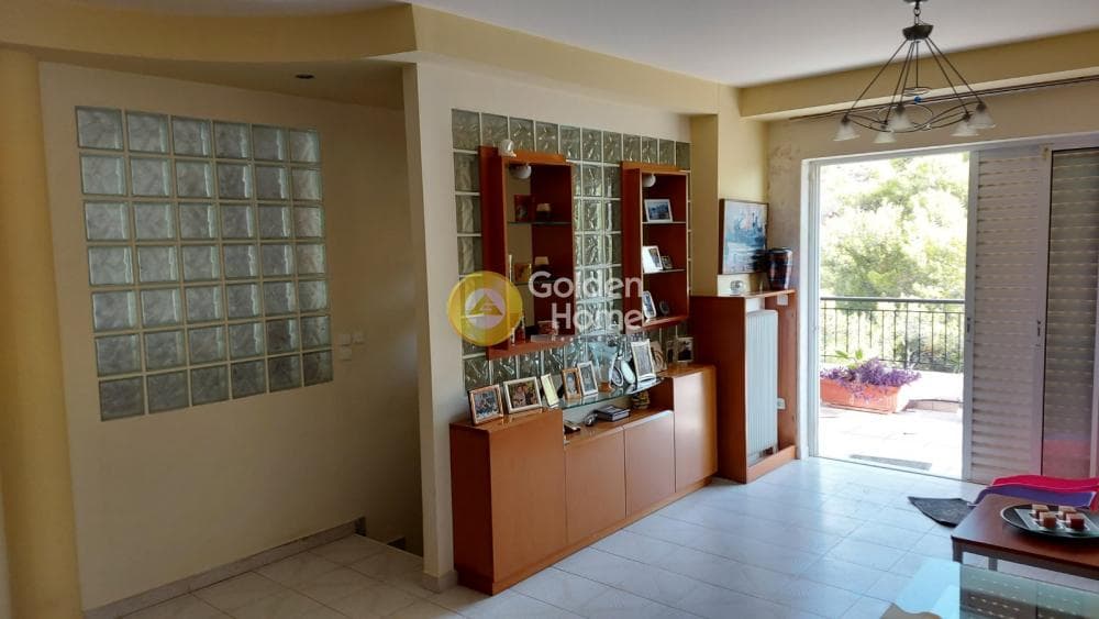 Apartment in Kareas, Vironas — Photo 12 of 32