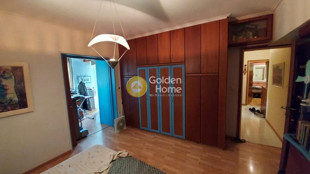 Apartment in Kareas, Vironas — Photo 10 of 32
