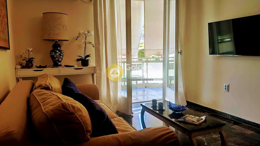 Apartment in Porto Rafti, Vravrona — Photo 1 of 12