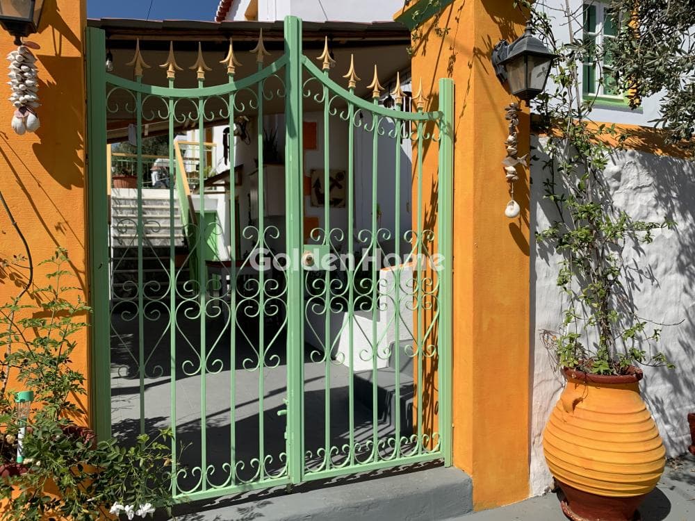 House in Kouzounos, Spetses — Photo 1 of 21