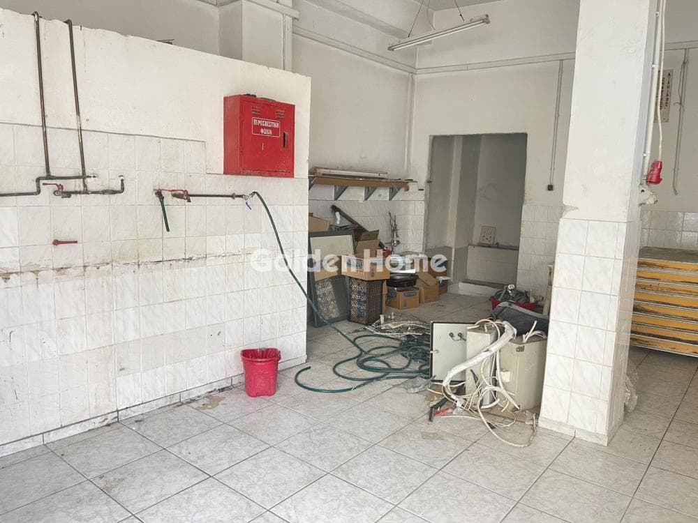 Retail Store in Palaia Kokkinia, Piraeus — Photo 5 of 7