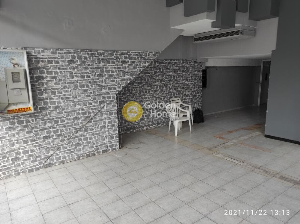 Retail Store in Agia Sofia, Piraeus — Photo 1 of 7