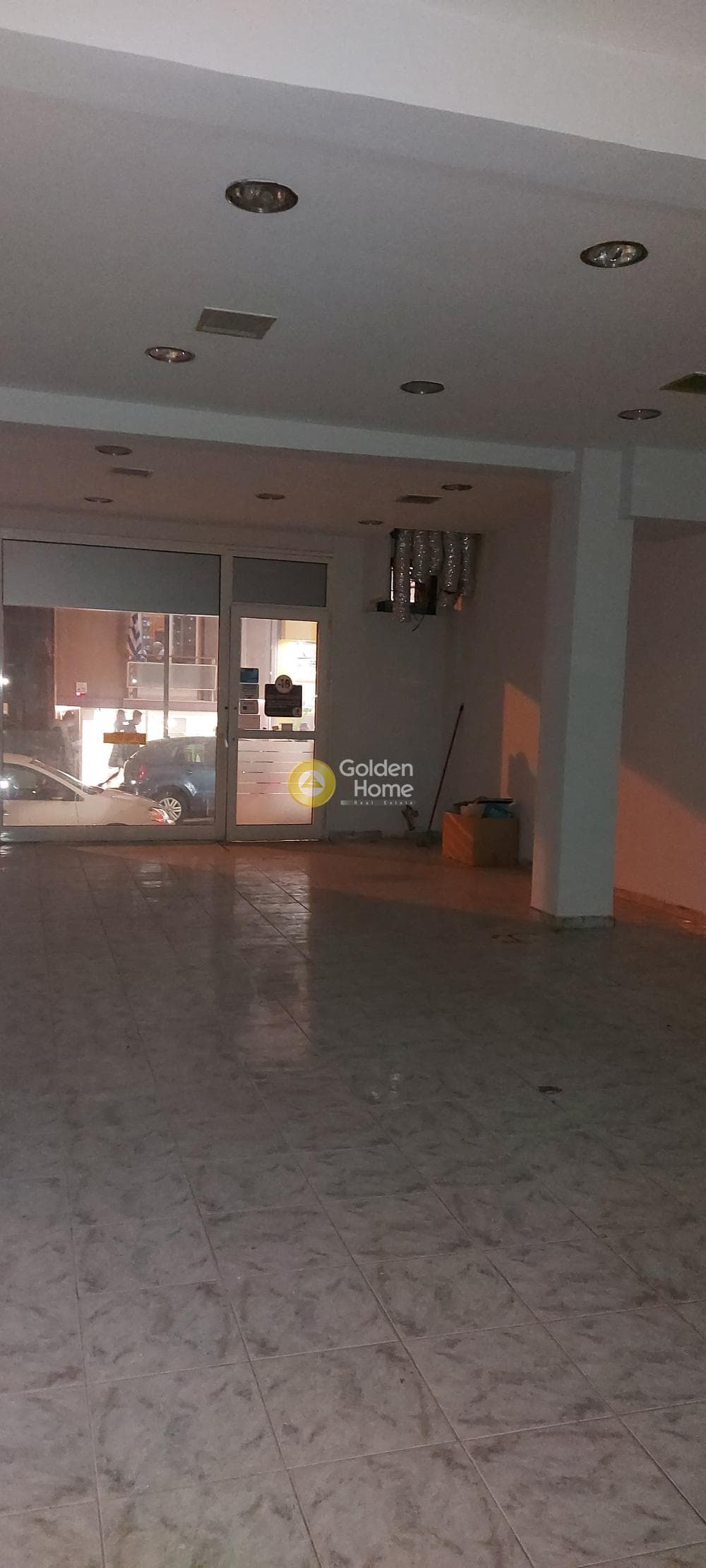 Retail Store in Orio Agias Varvaras, Koridallos — Photo 1 of 8