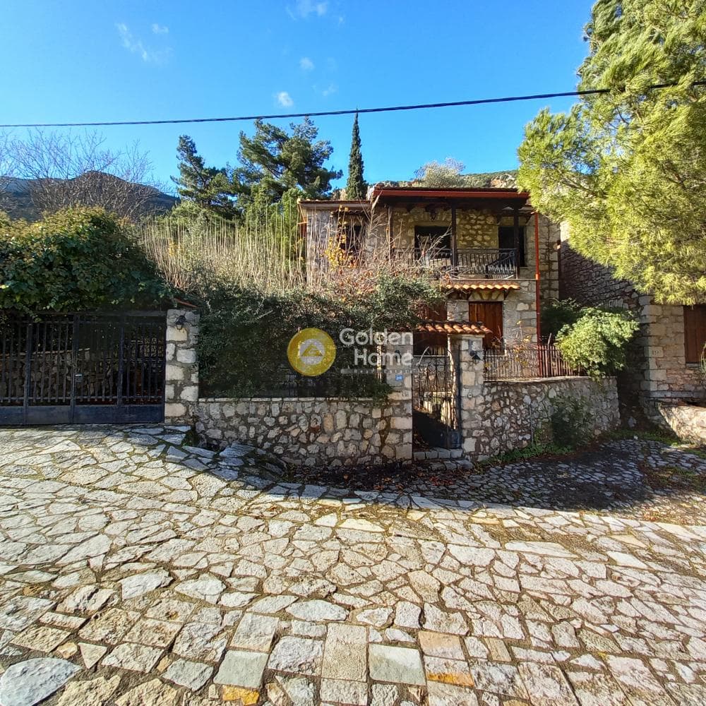House in Mariolata, Gravia — Photo 1 of 36