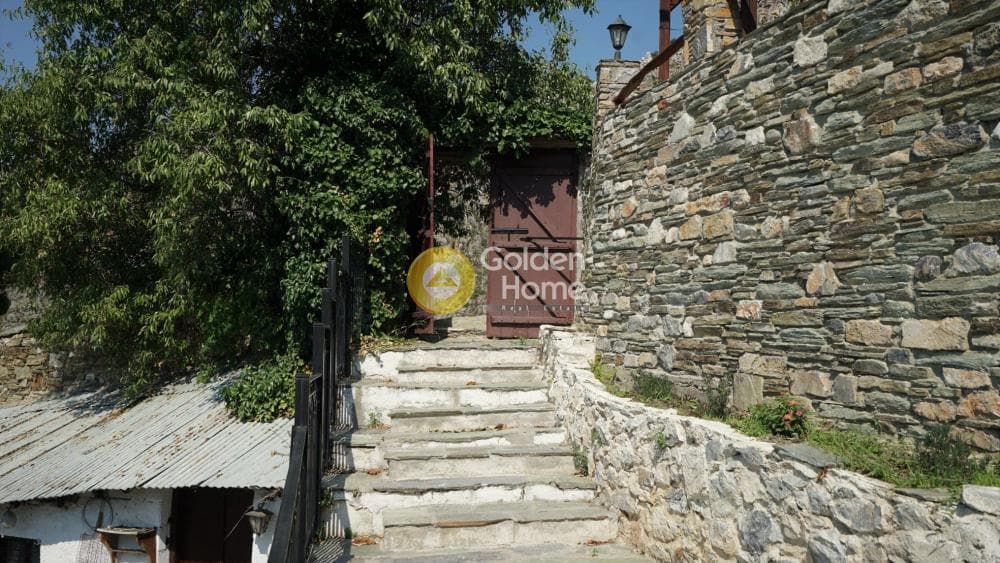 House in Center, Makrinitsa — Photo 3 of 24