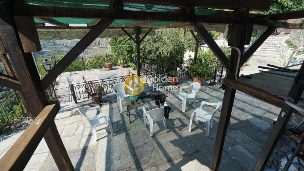 House in Center, Makrinitsa — Photo 22 of 24