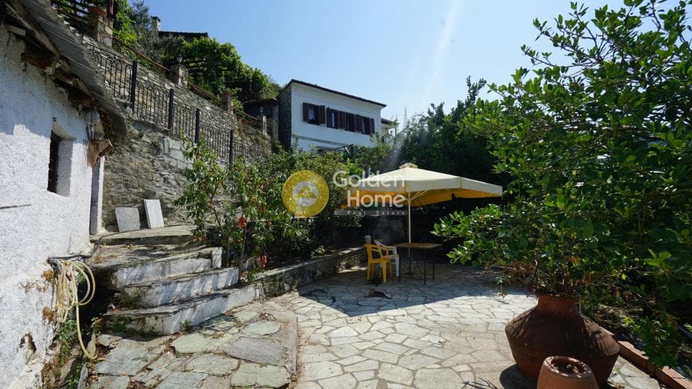 House in Center, Makrinitsa — Photo 16 of 24