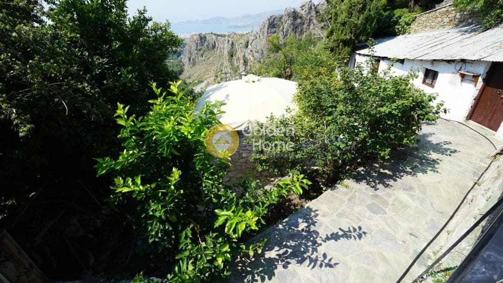 House in Center, Makrinitsa — Photo 19 of 24