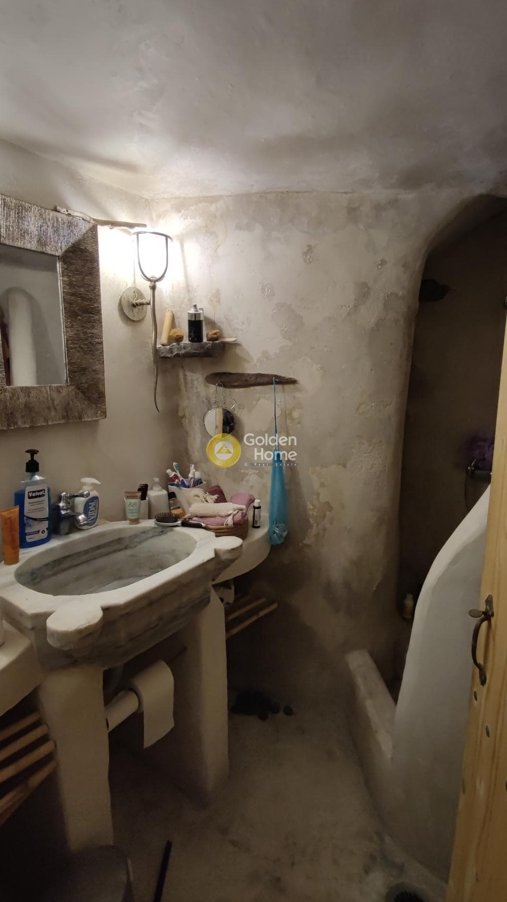 House in Kamari, Santorini — Photo 9 of 15