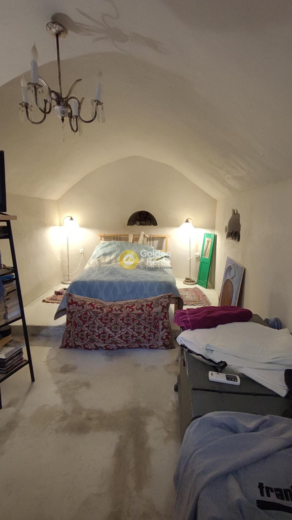 House in Kamari, Santorini — Photo 12 of 15
