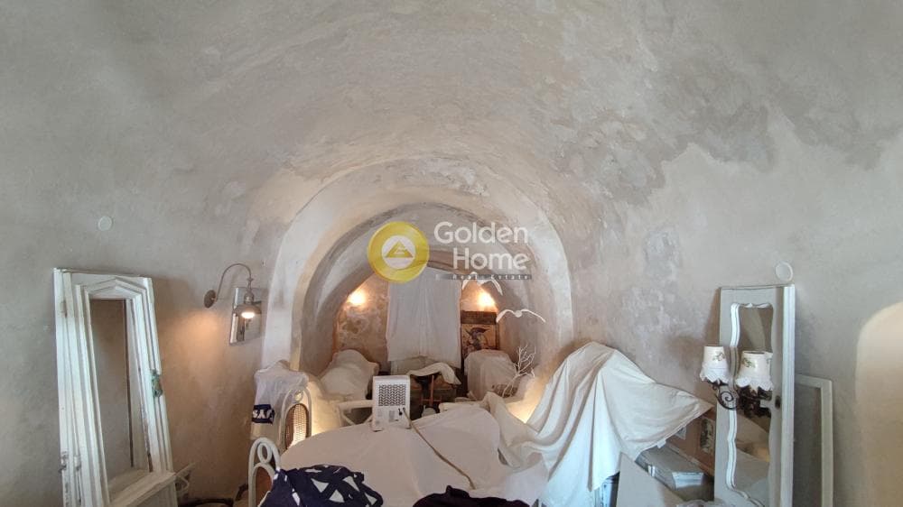 House in Kamari, Santorini — Photo 8 of 15