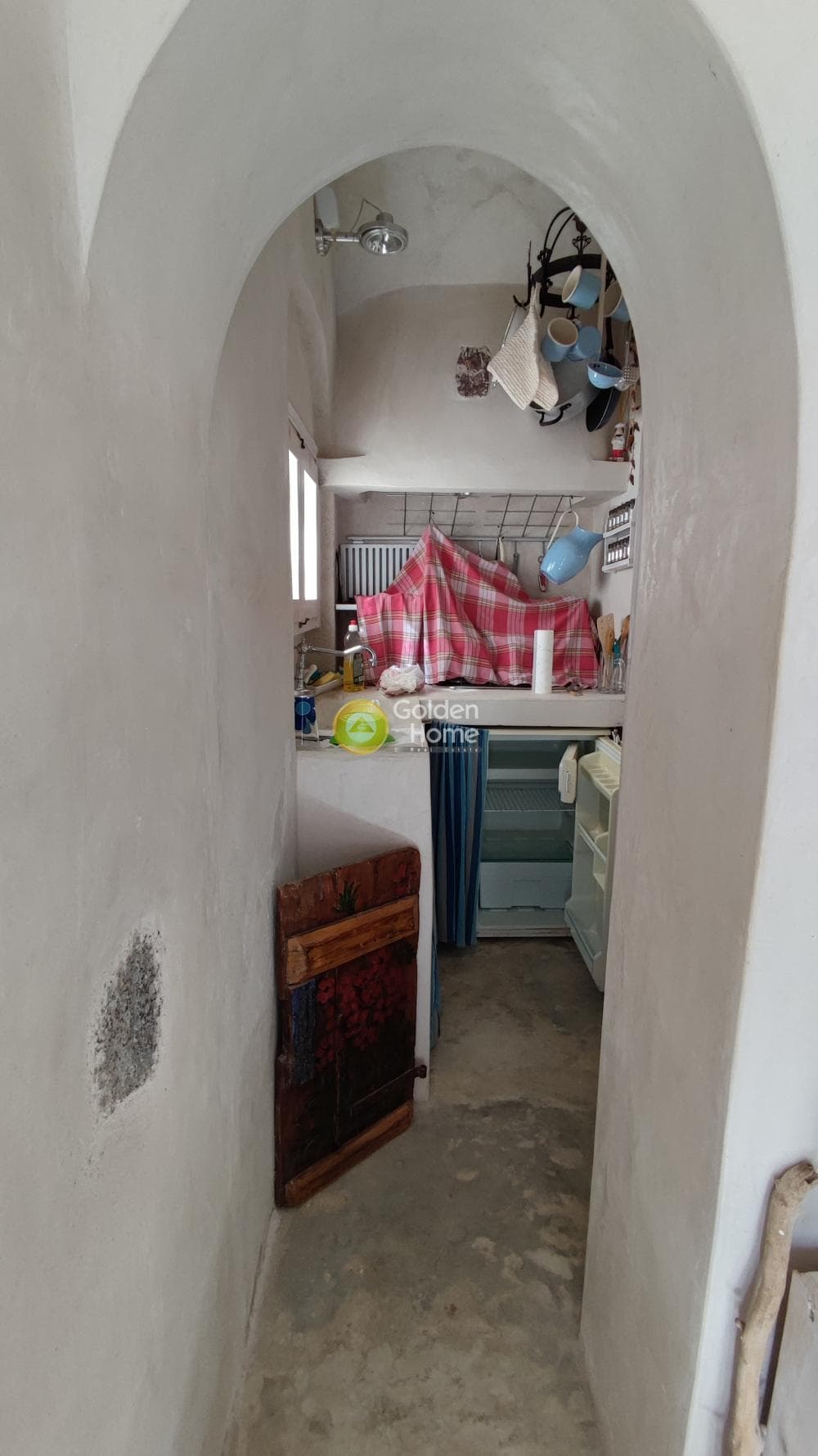 House in Kamari, Santorini — Photo 13 of 15