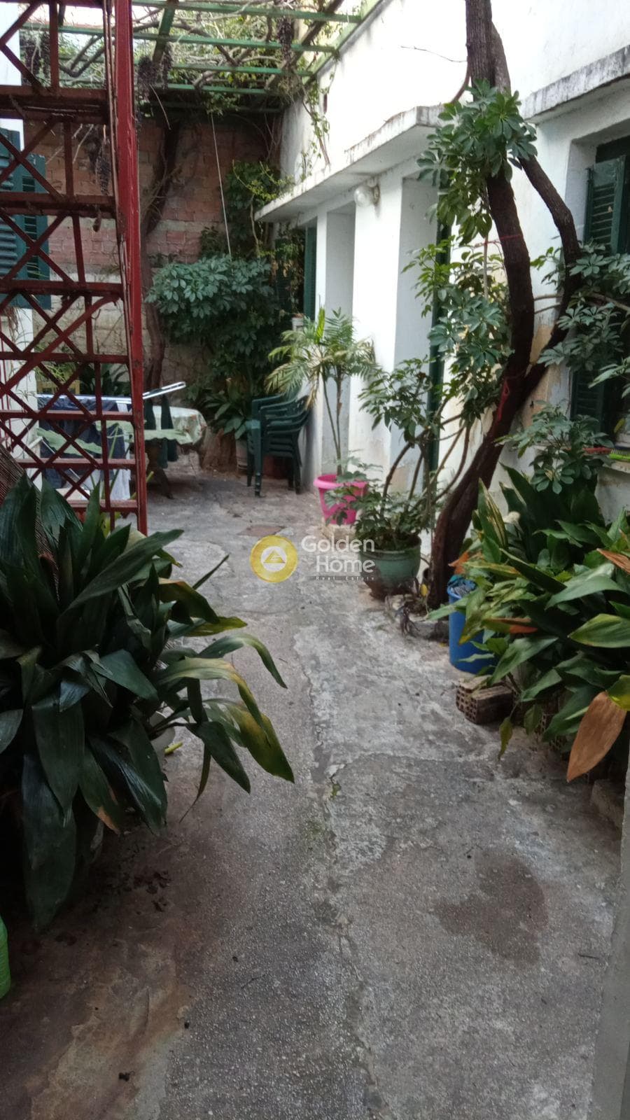 Retail Store in Center, Peristeri — Photo 7 of 10