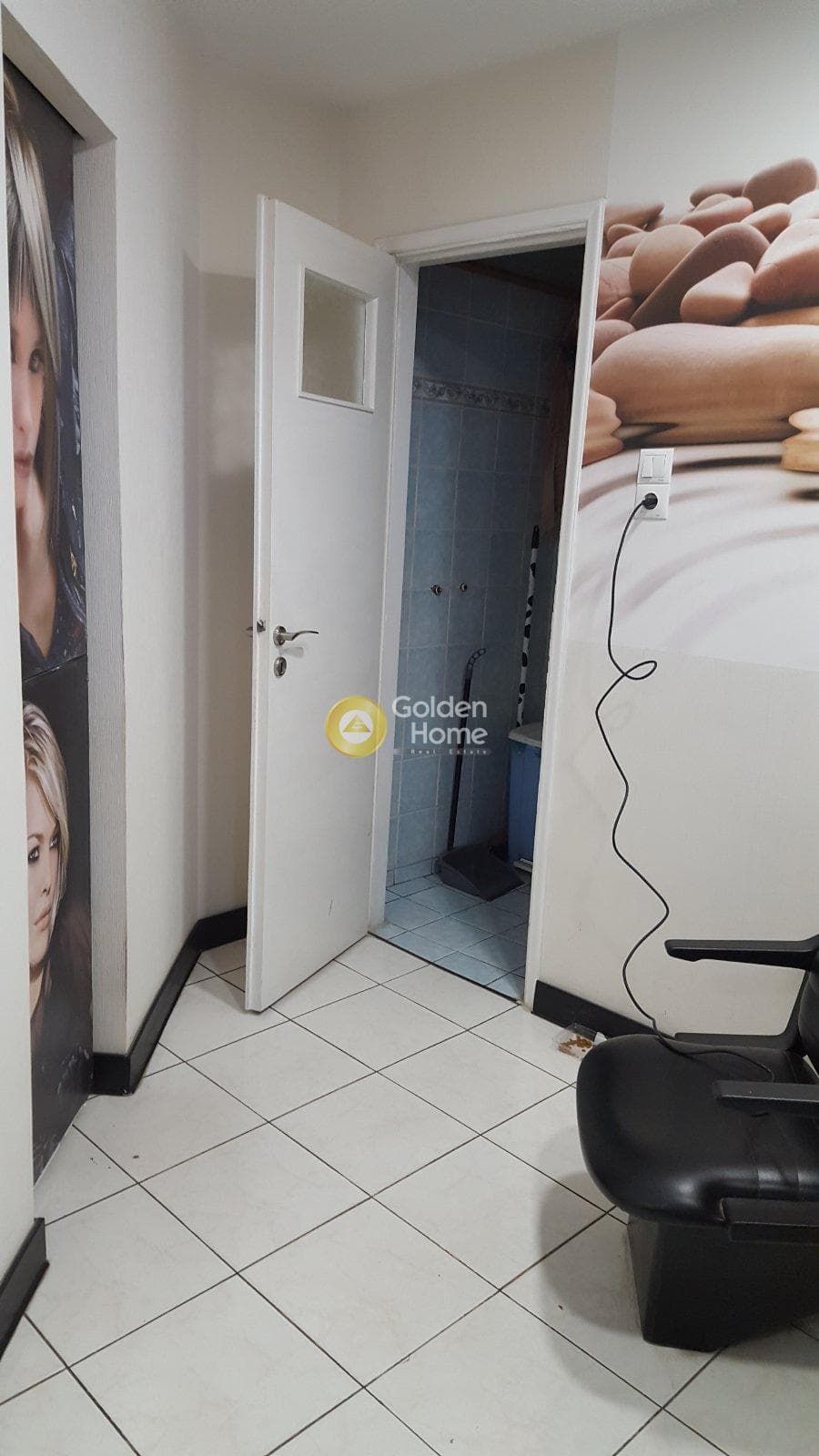 Retail Store in Center, Nea Smyrni — Photo 3 of 13