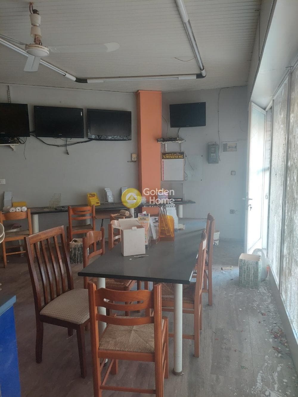Retail Store in Palatiani, Ilion — Photo 1 of 6