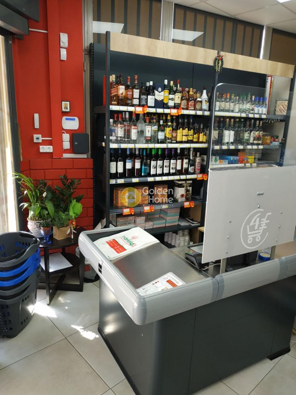 Retail Store in Politeknon, Ilion — Photo 4 of 5