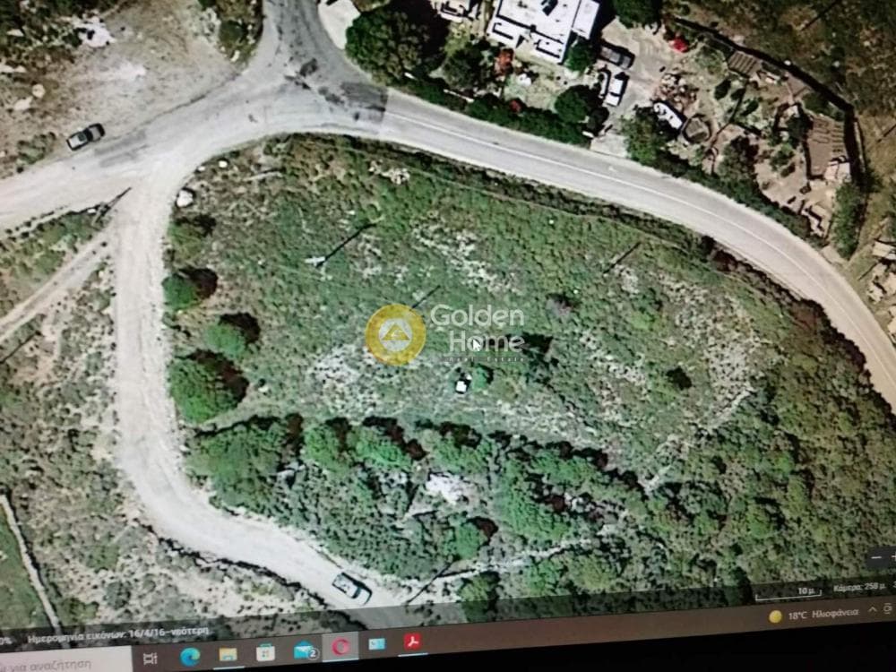 Building Plot in Chora, Andros — Photo 1 of 4
