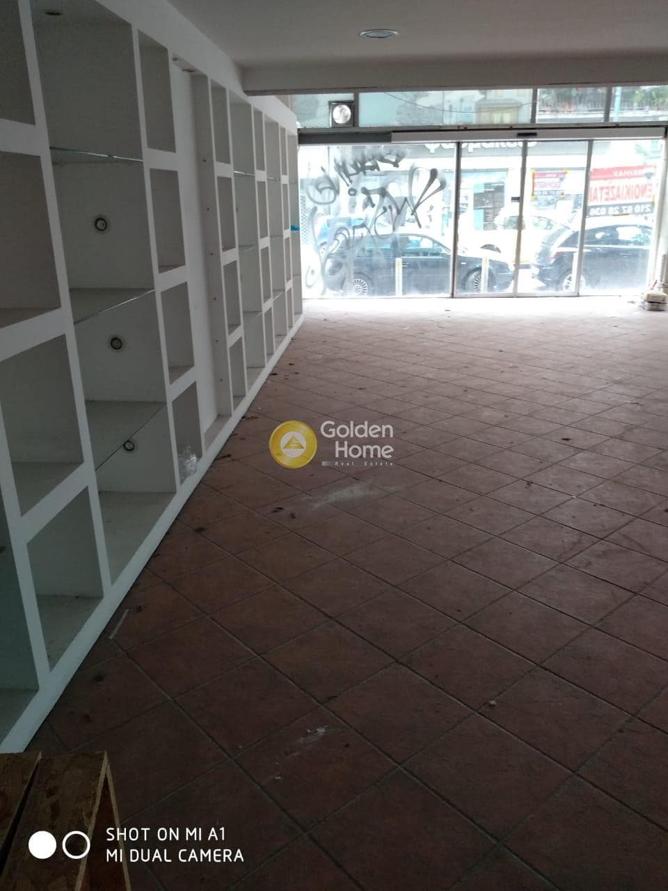 Retail Store in Semeli, Attiki — Photo 1 of 15