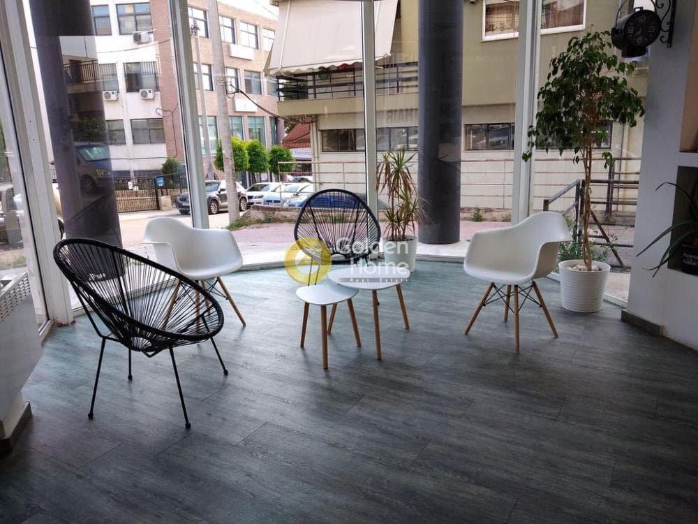 Retail Store in Profitis Ilias, Metamorfosi — Photo 1 of 14