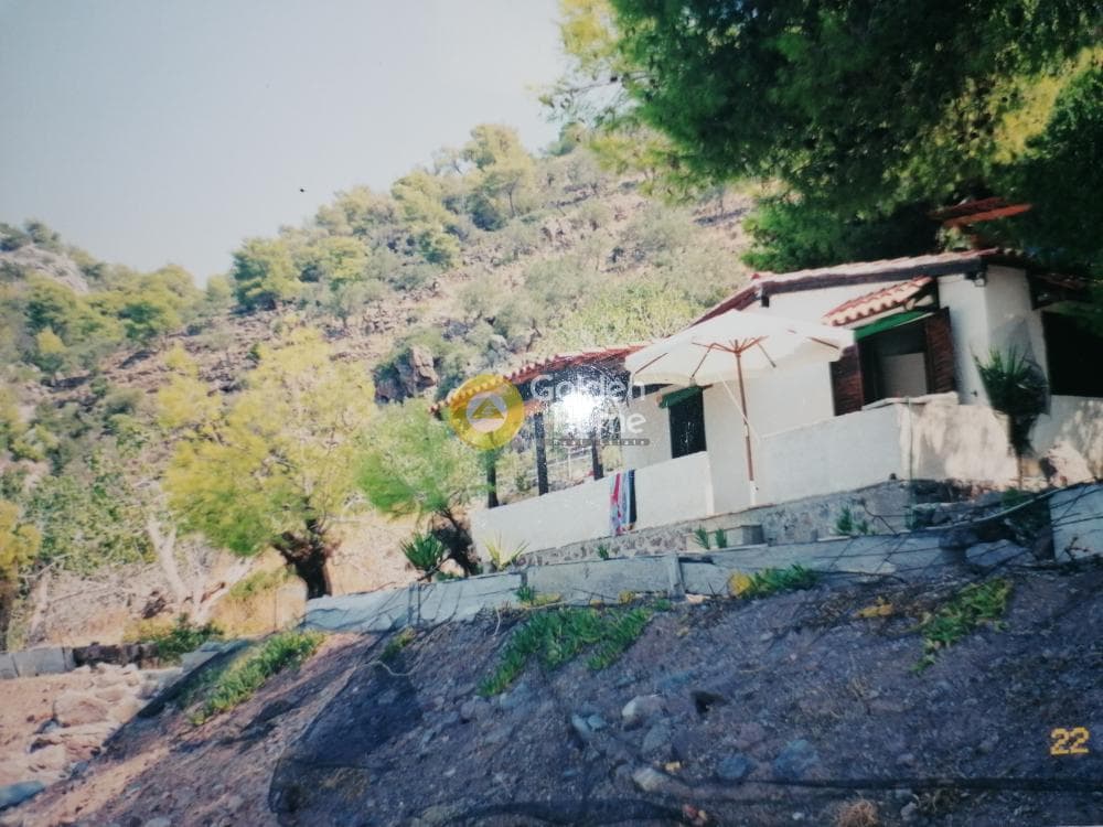 Αγροτεμάχιο στην Καημένη Χώρα, Μέθανα — Φωτογραφία 3 από 4