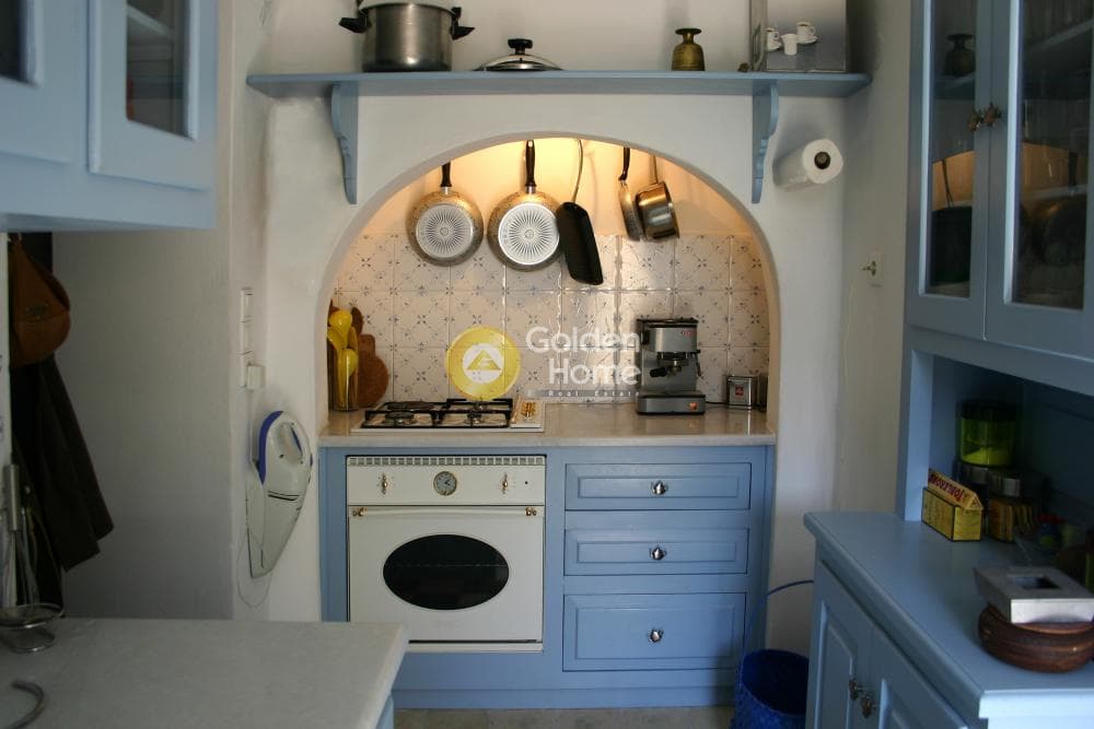 House in Oia, Santorini — Photo 5 of 6